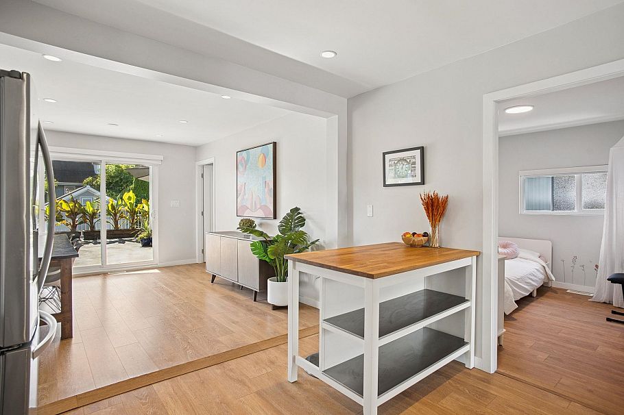 2790 Napier Street Vancouver, BC - 13