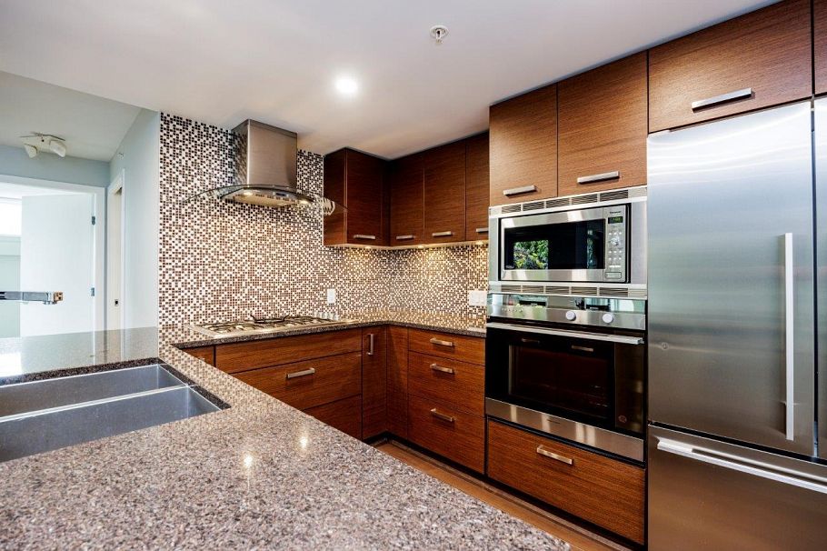 108 210 W 13th Street North Vancouver, BC - 5