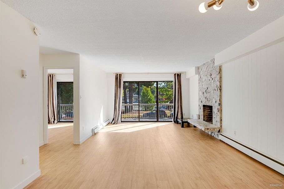 4565 W 9th Avenue Vancouver, BC - 4