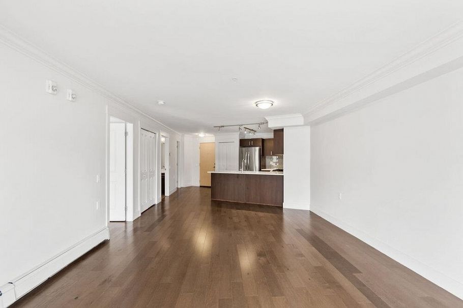 202 857 W 15th Street North Vancouver, BC - 9