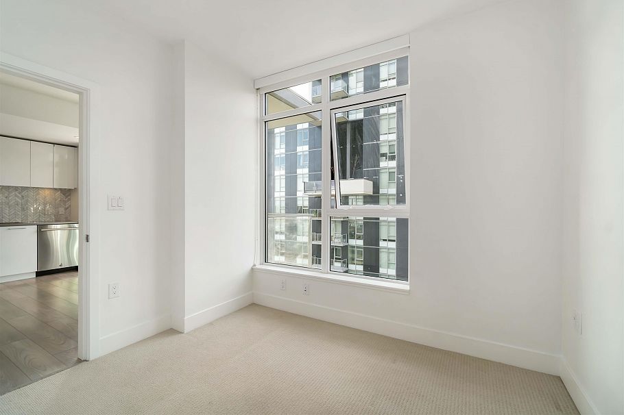 808 3581 E Kent Avenue North Vancouver, BC - 16