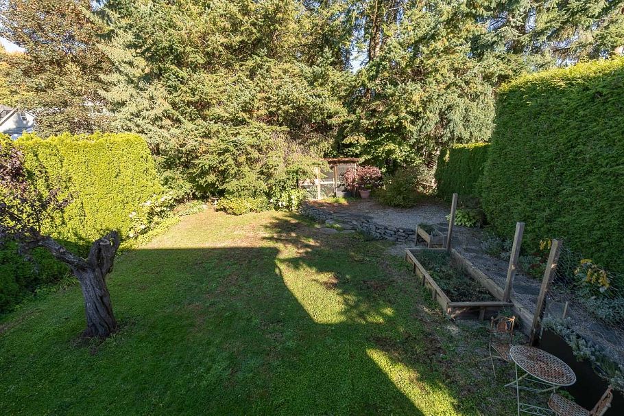 1181 E 22nd Avenue Vancouver, BC - 28