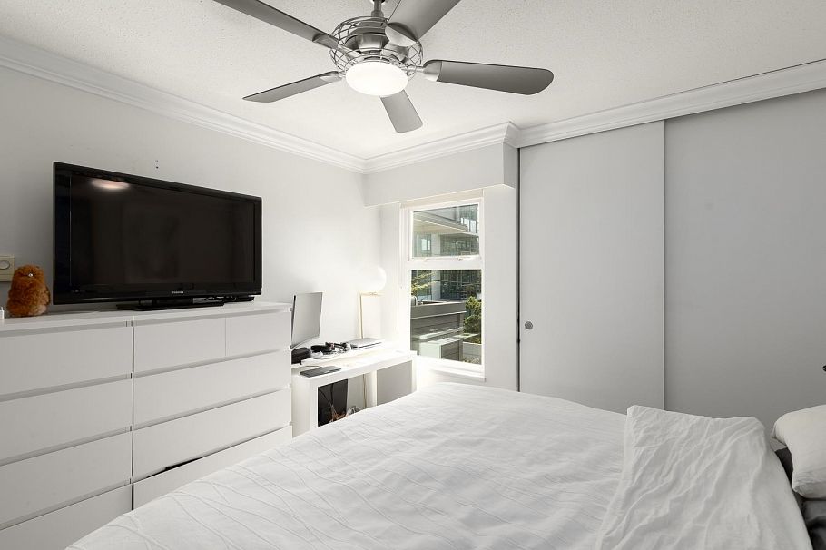 304 1352 W 10th Avenue Vancouver, BC - 11