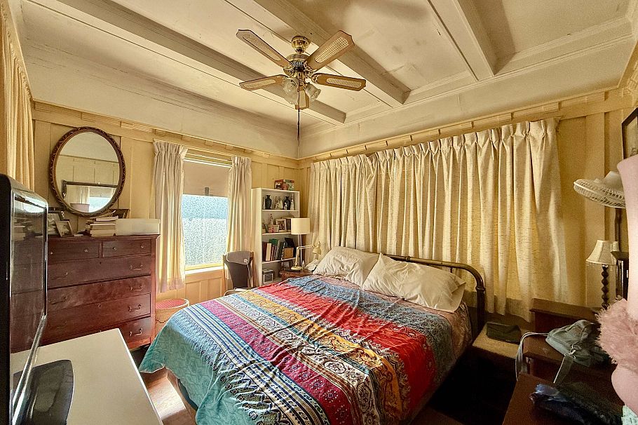 211 E 38th Avenue Vancouver, BC - 5