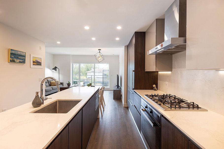 202 477 W 59th Avenue Vancouver, BC - 15