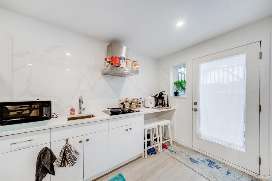 227 E 57th Avenue Vancouver, BC - 15