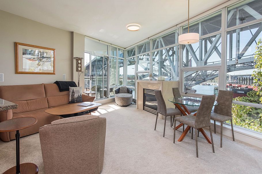 605 628 Kinghorne Mews Vancouver, BC - 3