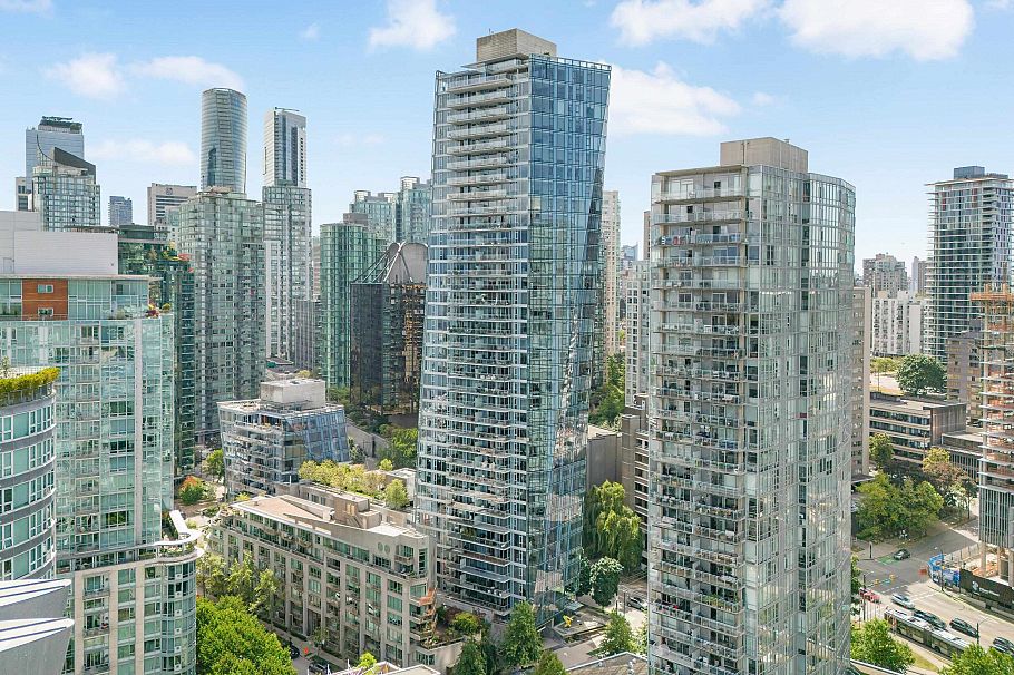 601 1499 W Pender Street Vancouver, BC - 1