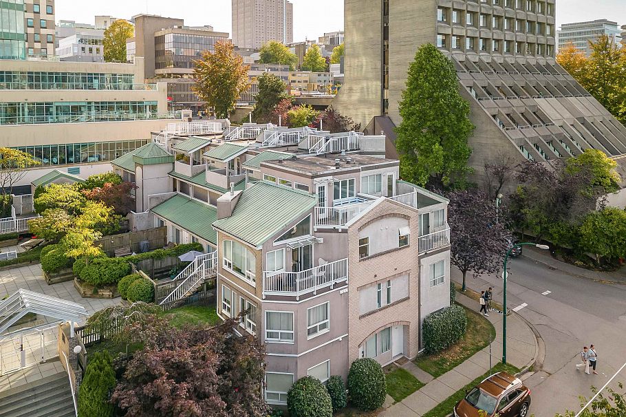 L02 788 W 8th Avenue Vancouver, BC - 17