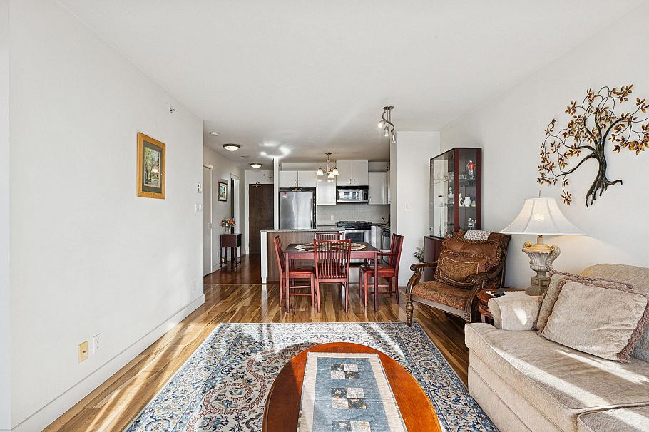 810 175 W 1st Street North Vancouver, BC - 6