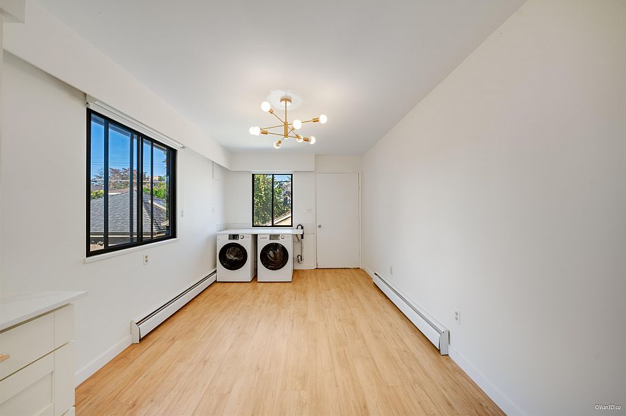 4565 W 9th Avenue Vancouver, BC - 18