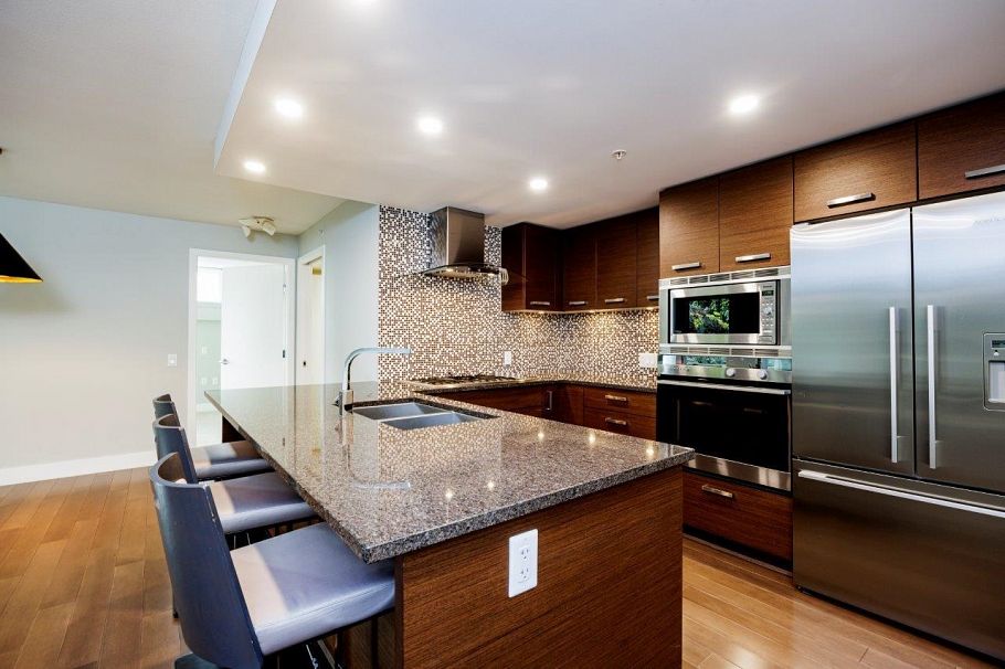 108 210 W 13th Street North Vancouver, BC - 4