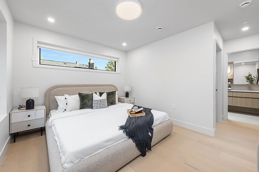 2136 E 10th Avenue Vancouver, BC - 29