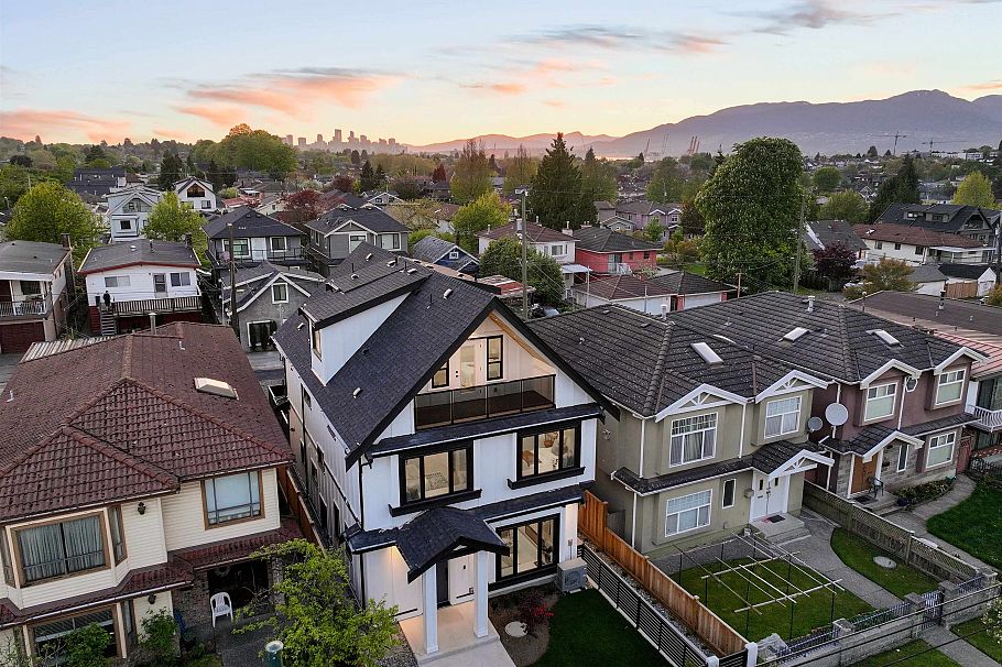 1 1259 Renfrew Street Vancouver, BC - 18