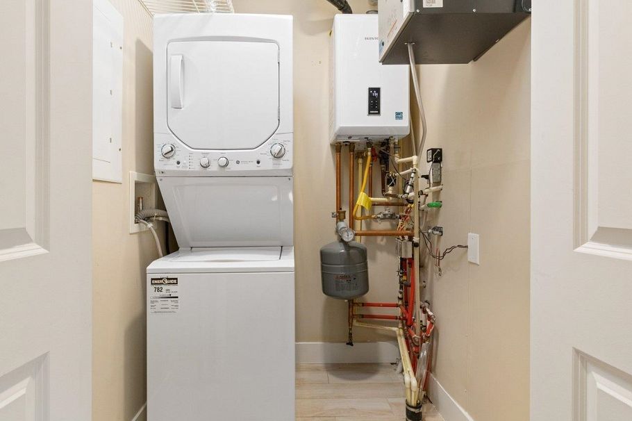 102 4577 Slocan Street Vancouver, BC - 10