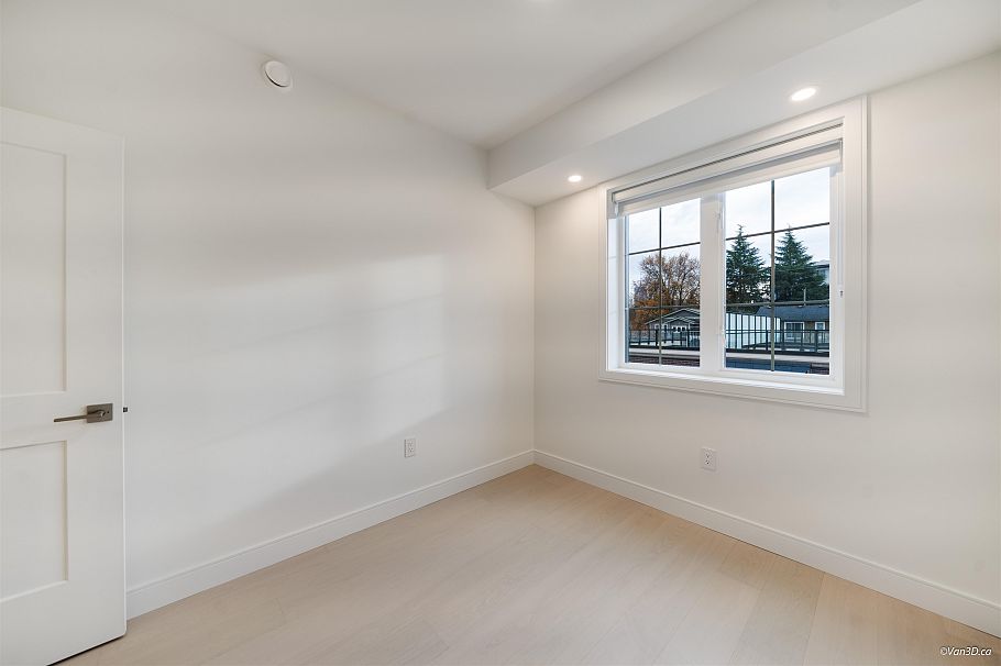 208 918 W 32nd Avenue Vancouver, BC - 25