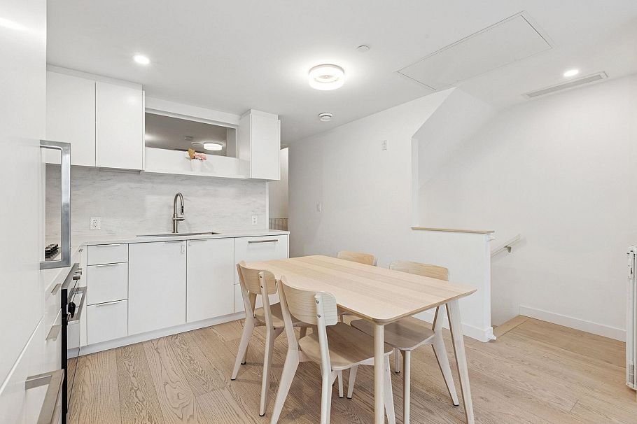 112 650 E 2nd Street North Vancouver, BC - 4