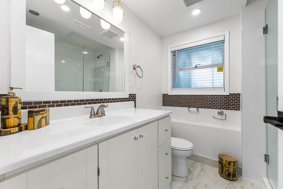 5670 Kullahun Drive Vancouver, BC - 21