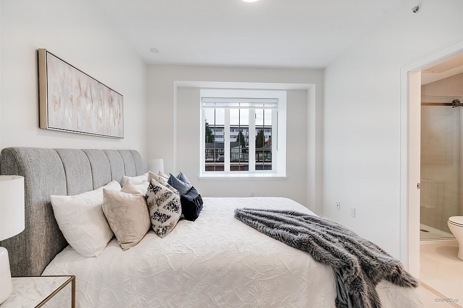 208 918 W 32nd Avenue Vancouver, BC - 1