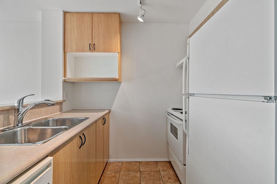 707 2763 Chandlery Place Vancouver, BC - 5