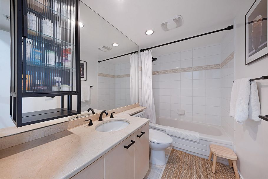 306 1331 Alberni Street Vancouver, BC - 13