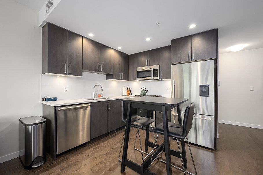 708 1708 Ontario Street Vancouver, BC - 9