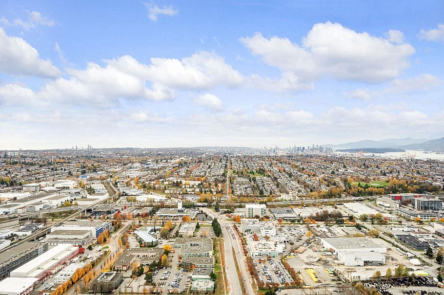 5907 2108 Gilmore Avenue Burnaby, BC - 32