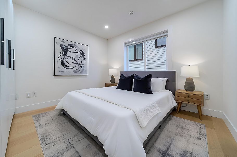 2 3576 E Pender Street Vancouver, BC - 29