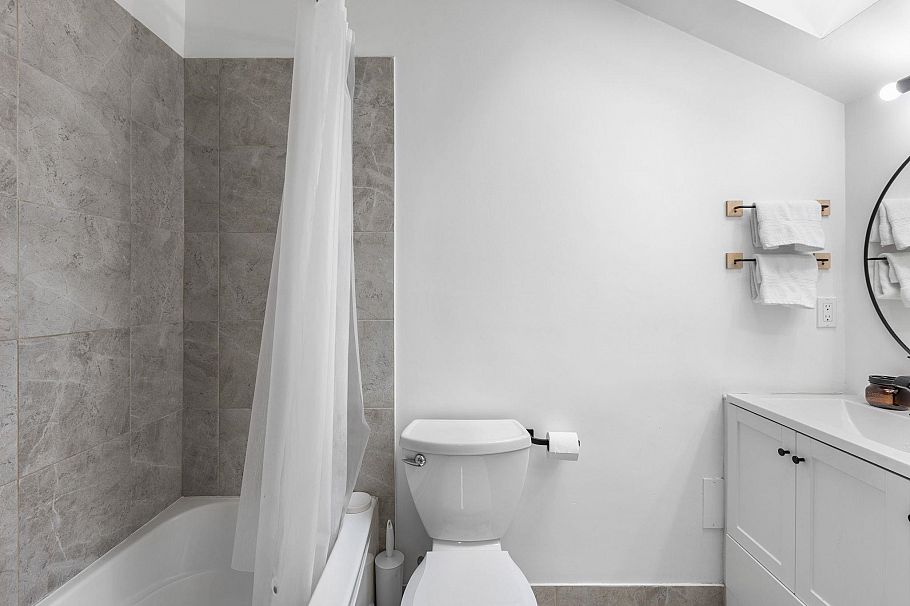 212 1045 W 8th Avenue Vancouver, BC - 17