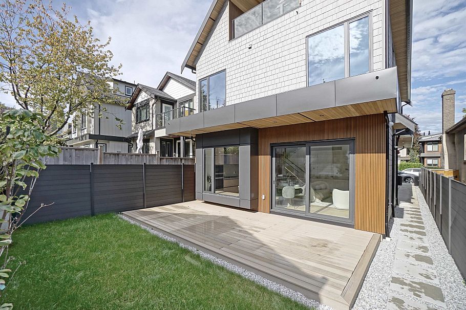 2 3460 W 14th Avenue Vancouver, BC - 31