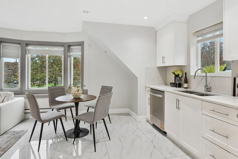 1018 E 24th Avenue Vancouver, BC - 12