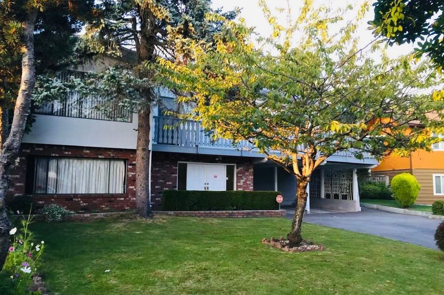 3431 E 52nd Avenue Vancouver, BC - 1