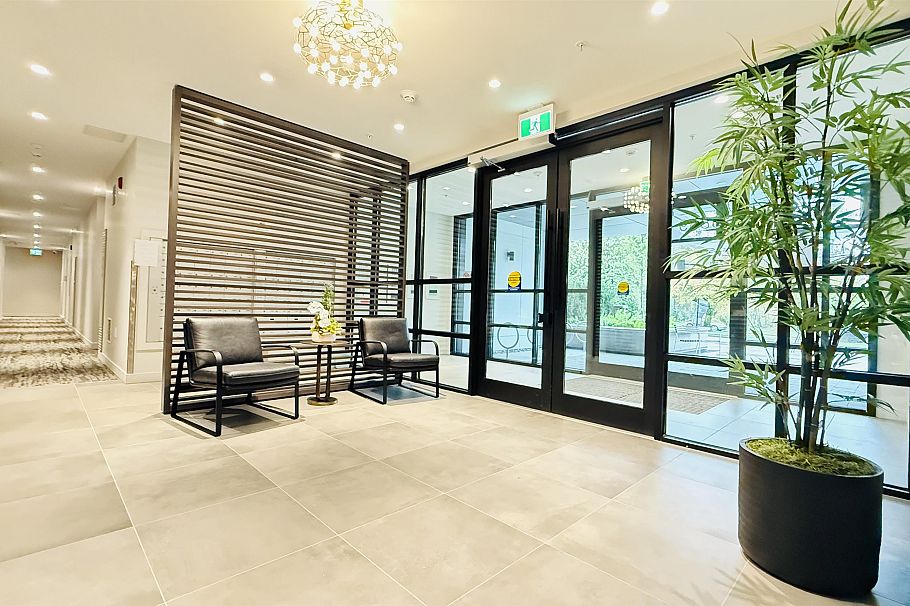 302 6859 Cambie Street Vancouver, BC - 2