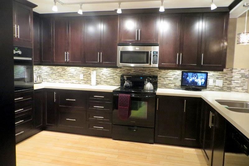 203 4323 Gallant Avenue North Vancouver, BC - 2