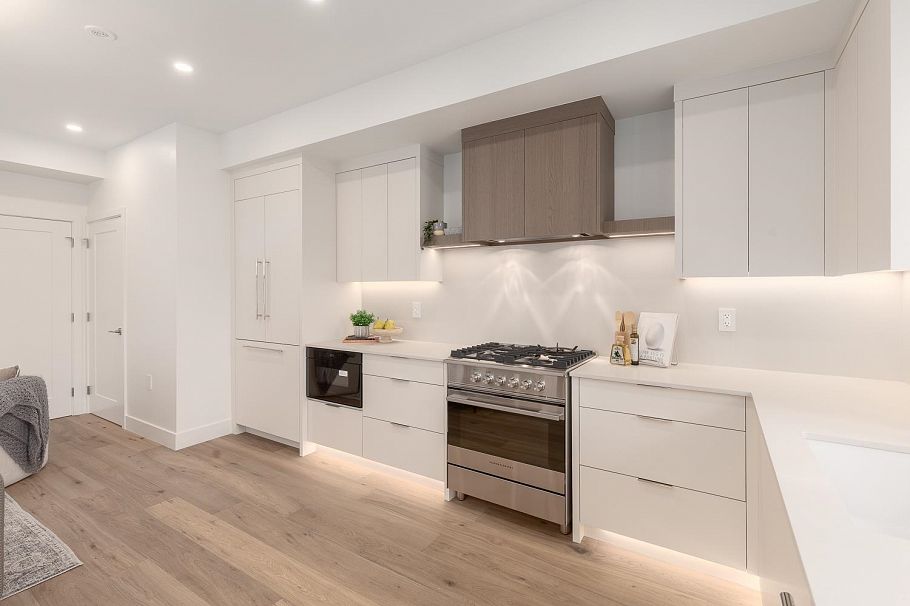 1135 W 33rd Avenue Vancouver, BC - 8