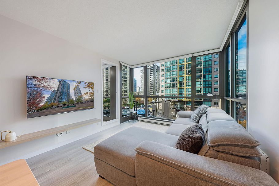 306 1331 Alberni Street Vancouver, BC - 6