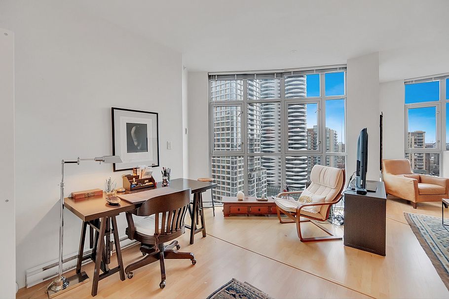 1907 1050 Smithe Street Vancouver, BC - 9