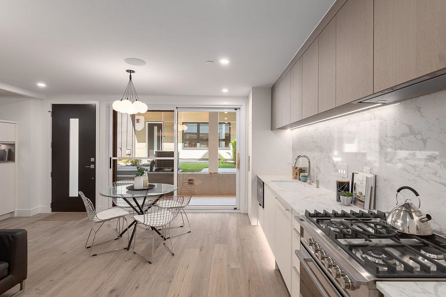 1143 W 33rd Avenue Vancouver, BC - 9