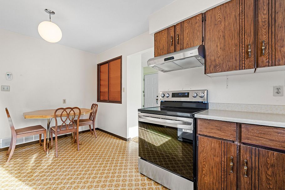 1006 Hendecourt Road North Vancouver, BC - 4