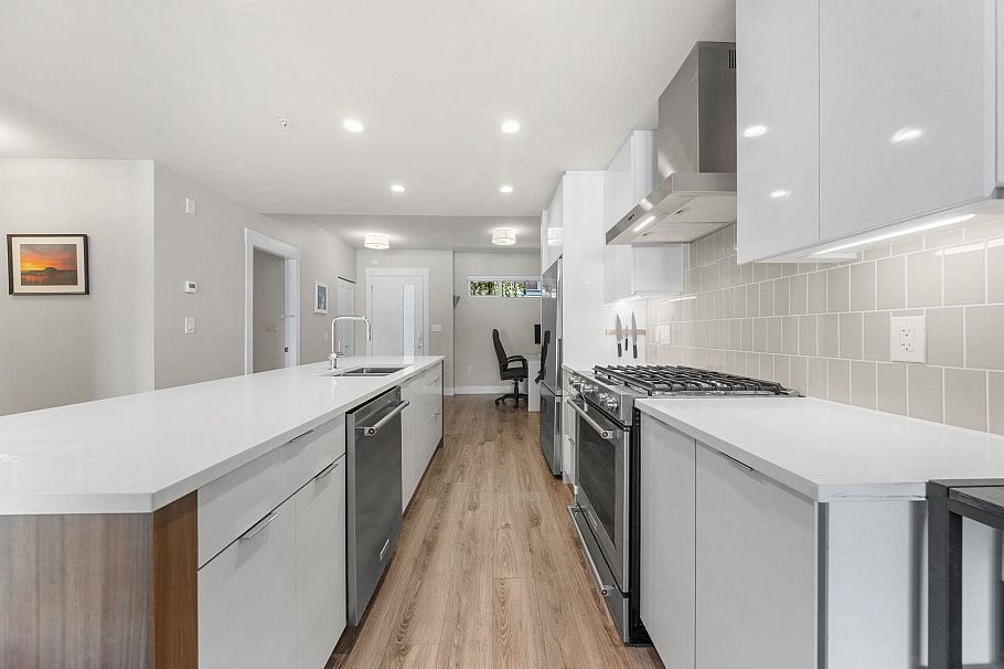 302 1496 Charlotte Road North Vancouver, BC - 16