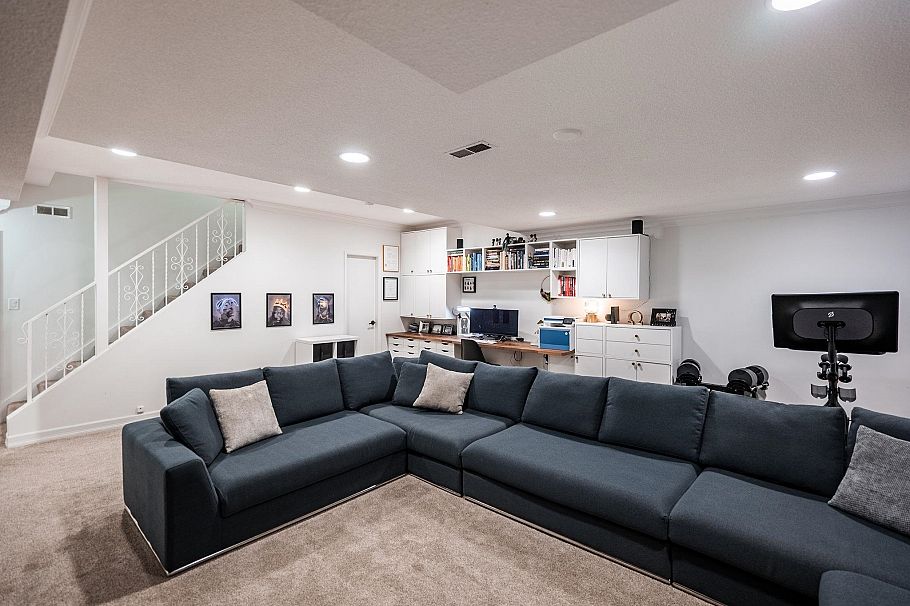 137 3300 Capilano Road North Vancouver, BC - 30