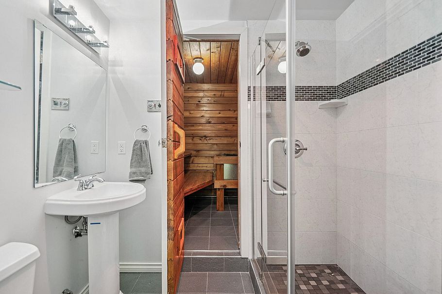 1089 Kilmer Road North Vancouver, BC - 26