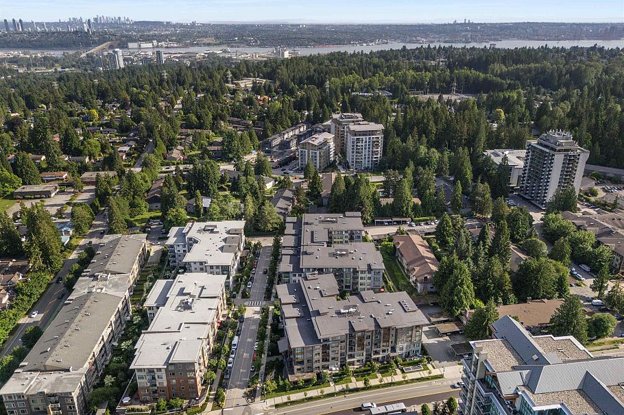 311 2651 Library Lane North Vancouver, BC - 34