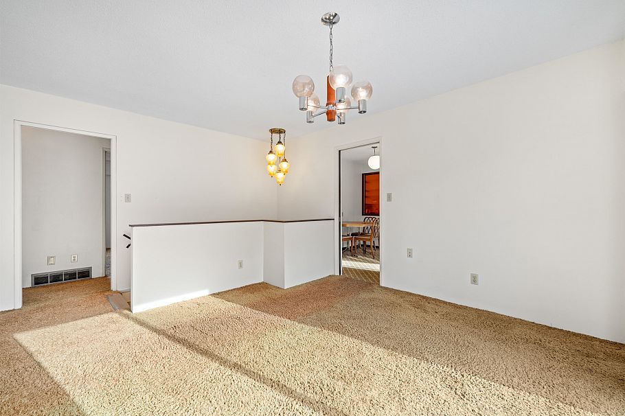 1006 Hendecourt Road North Vancouver, BC - 14