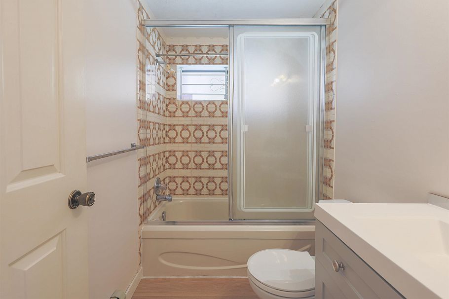 879 W 62nd Avenue Vancouver, BC - 25