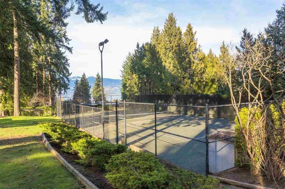 4777 W 2nd Avenue Vancouver, BC - 7