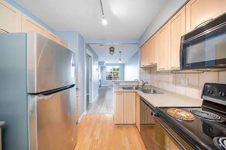 312 1503 West 65th Avenue Vancouver, BC - 6