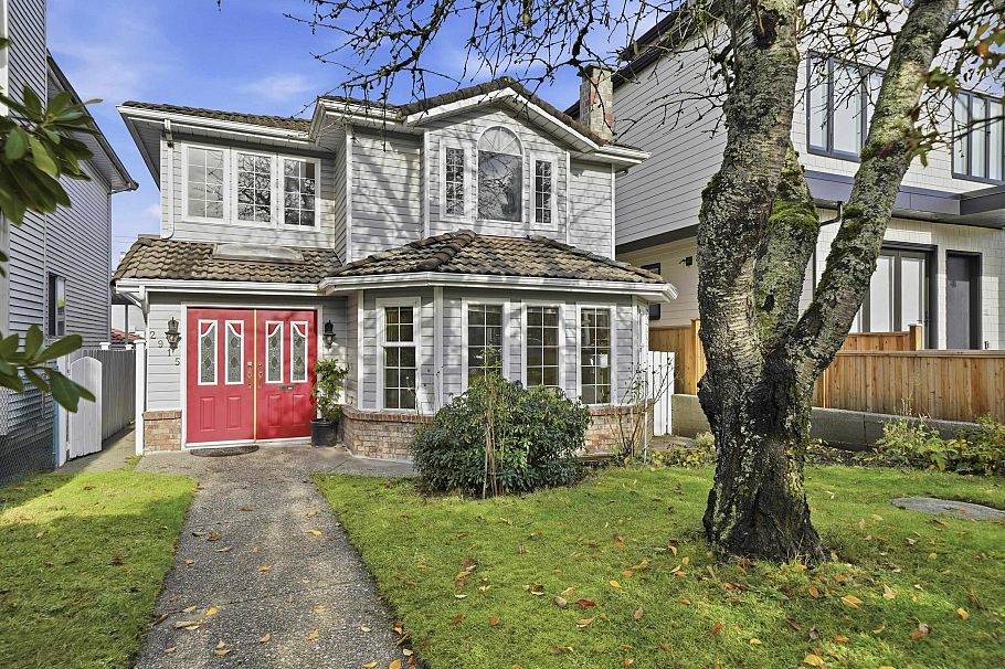 2915 Charles Street Vancouver, BC - 1