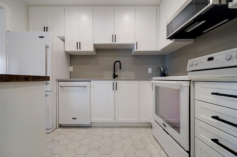 301 1868 E 11th Avenue Vancouver, BC - 9