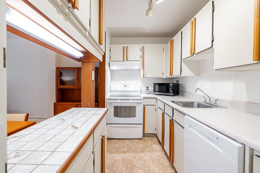 208 1355 Harwood Street Vancouver, BC - 11